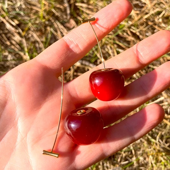 Beautiful cherry drop earrings - Picture 2 of 4